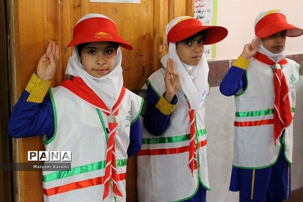 جشنواره آب و زندگی در دبستان معینی بوشهر