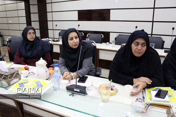 جلسه کارشناسان سازمان دانش‌آموزی شهرستان‌ها و مناطق استان بوشهر
