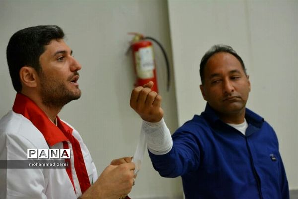 اولین دوه مربیان پیشتاز در جزیره قشم