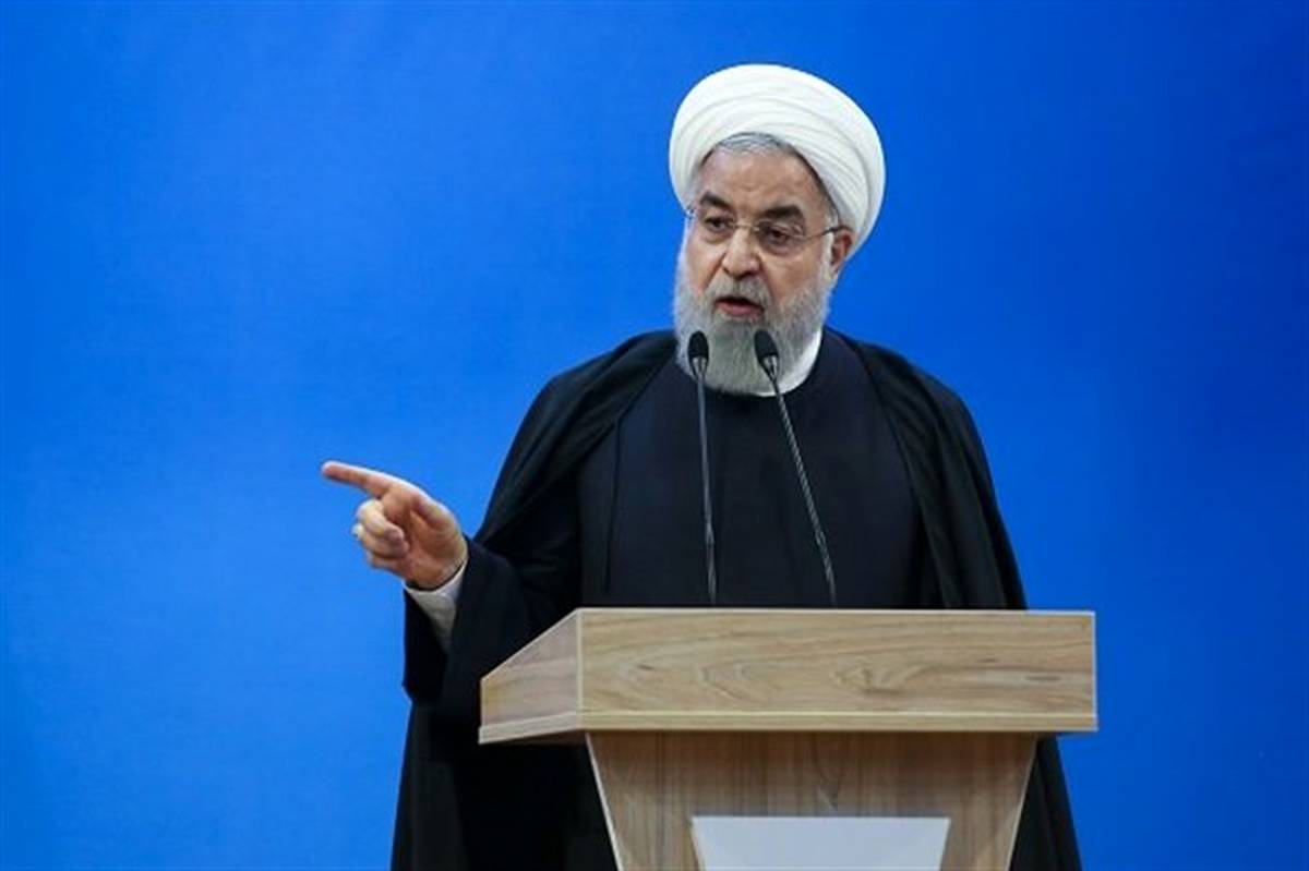 روحانی: بانک‌ها امروز اقتصاد را منجمد کرده‌اند