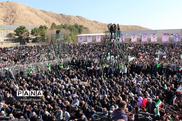 دیدار رئیس جمهوری با مردم استان سمنان در ورزشگاه تختی شاهرود