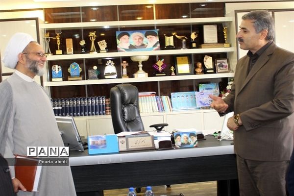 نشست مسئولان موسسه ترویج قرآن با مدیرکل  آموزش و پرورش استان بوشهر