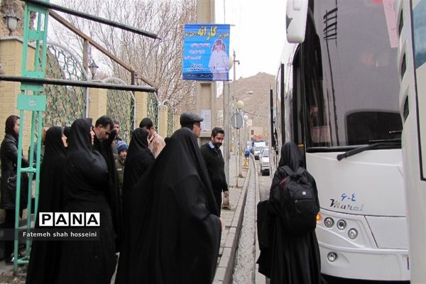 اعزام دانش آموزان دختر شهرستان فیروزکوه به مناطق عملیاتی جنوب کشور
