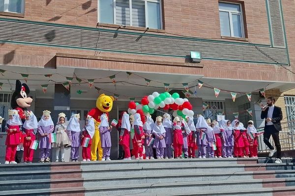 برگزاری جشن غنچه ها در آموزشگاه حضرت زینب(س)