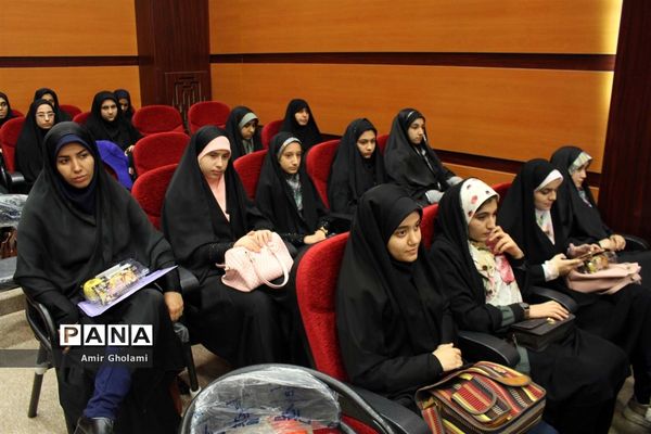آیین تجلیل از منتخبین سی وششمین دوره مسابقات استانی قرآن، عترت و نماز شهرستان های استان تهران