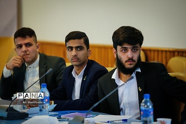 اولین جلسه کمیته اصلاح آیین‌نامه داخلی نهمین دوره مجلس دانش‌آموزی