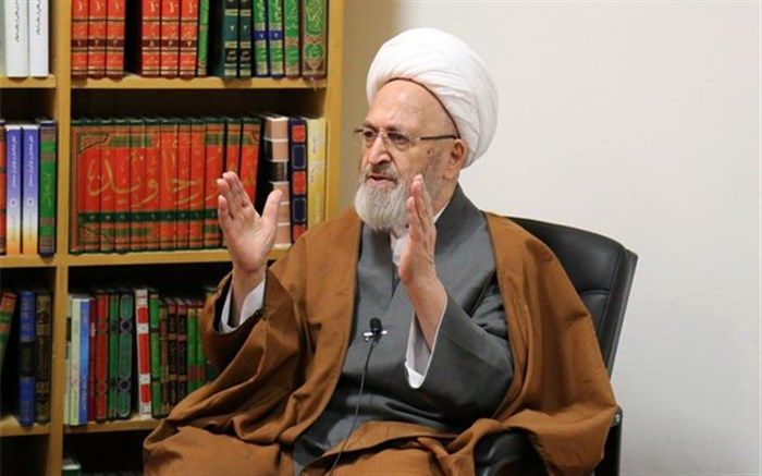 آیت‌الله سبحانی: بازیگری زنان با کلاه گیس در تئاتر شایسته نیست