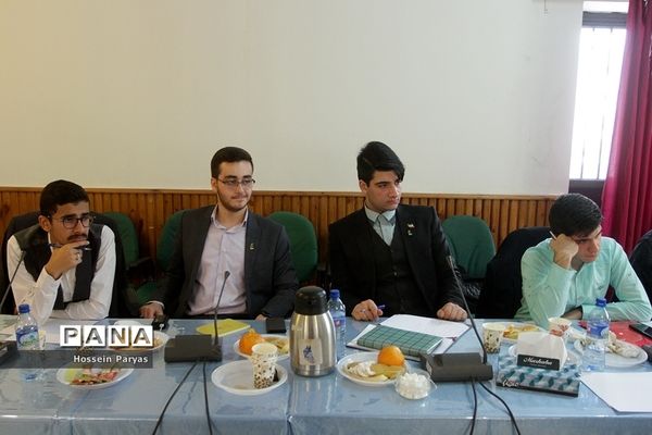 اولین جلسه کمیته اصلاح آیین‌نامه داخلی نهمین دوره مجلس دانش‌آموزی- 2