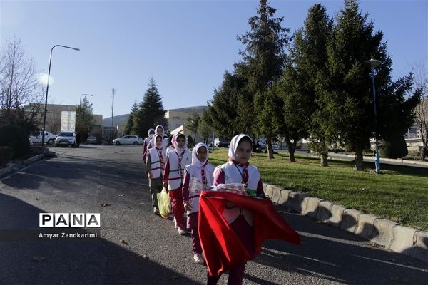 مراسم رونمایی از کتاب (سرباز کوچک امام) در کردستان