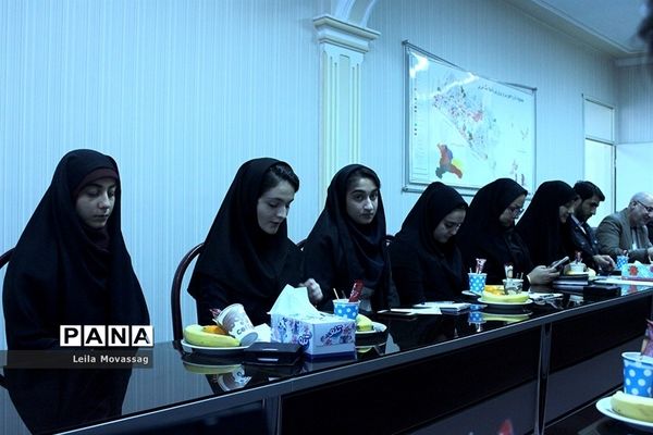 جلسه هیات رئیسه شوراهای دانش‌آموزی  و نمایندگان نهمین دوره مجلس شورای دانش‌آموزی درآذربایجان شرقی