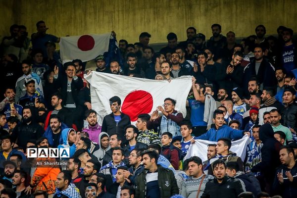 دیدار تیم‌های استقلال و پدیده