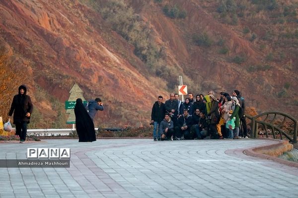 کوهپیمایی صمیمی اصحاب رسانه با مسعود پزشکیان در ارتفاعات عون بن علی تبریز