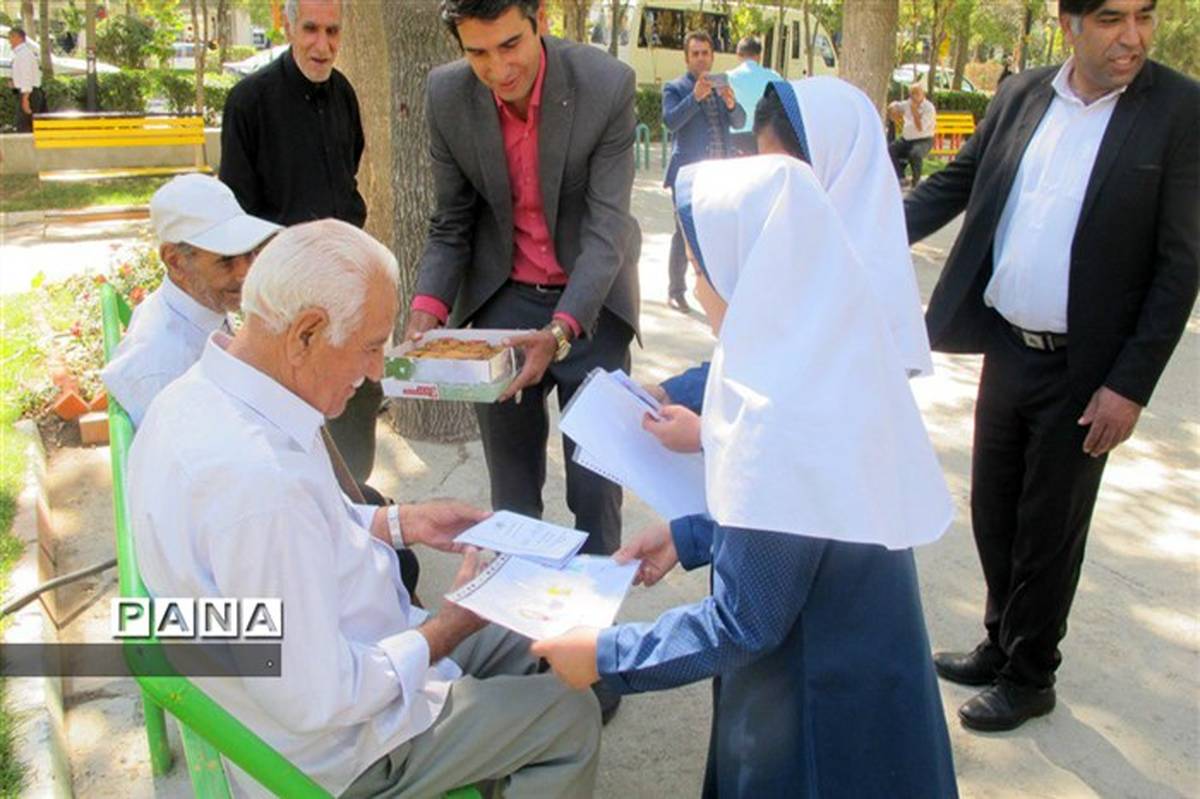 سونامی سالمندی با افزایش نفود بیمه ای مهار می شود