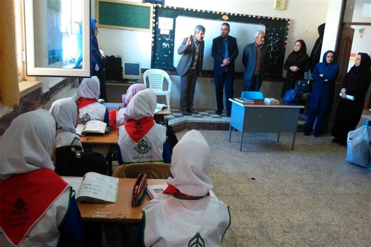 مدیر دانش آموزی استان کردستان از مدارس  شهر موچش بازدید کرد