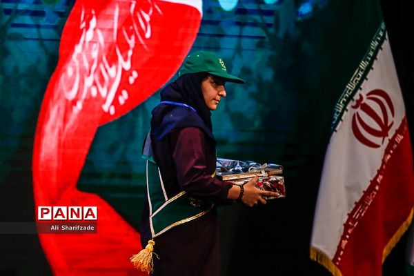 آیین تنفیذ احکام شهرداران مدارس