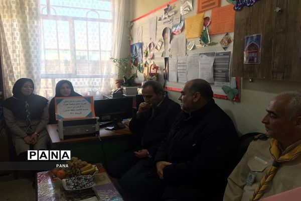 دوره آموزشی  مربیان جدیدالورود و باز آموزی مربیان پیشتاز سازمان دانش آموزی
