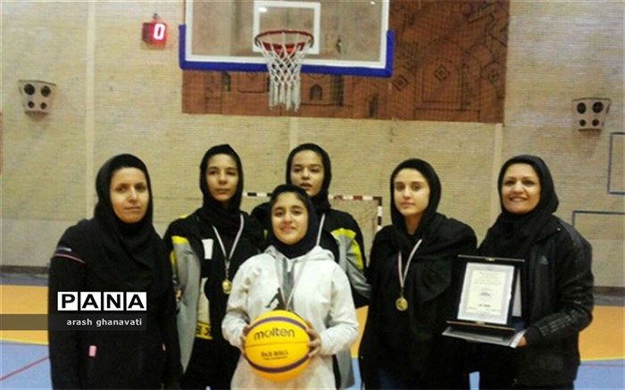 تیم بسکتبال دانش آموزان شاهین شهر قهرمان شد