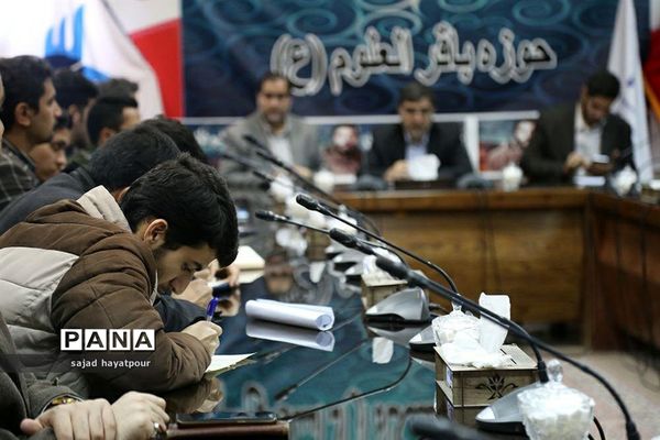 حضور امیرآبادی نماینده مجلس در دانشگاه آزاد اسلامی قم و دیدار با دانشجویان بسیجی و انجمن‌های دانشجویی