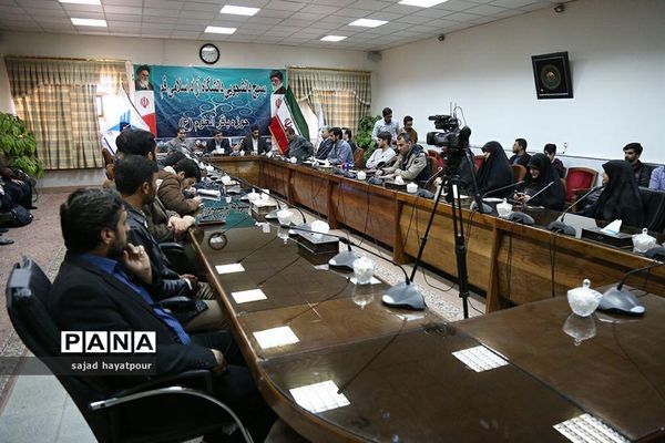 حضور امیرآبادی نماینده مجلس در دانشگاه آزاد اسلامی قم و دیدار با دانشجویان بسیجی و انجمن‌های دانشجویی