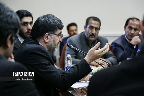حضور امیرآبادی نماینده مجلس در دانشگاه آزاد اسلامی قم و دیدار با دانشجویان بسیجی و انجمن‌های دانشجویی