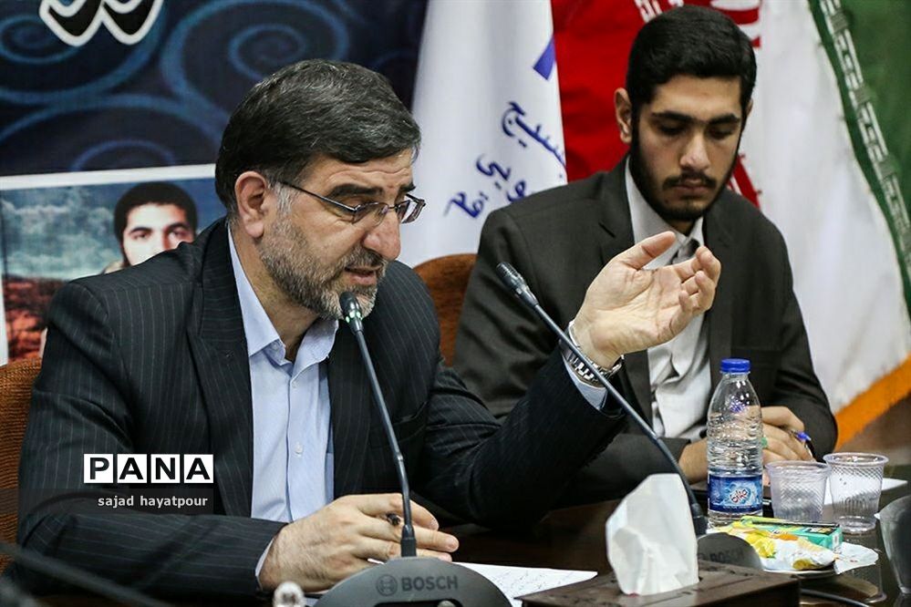 حضور امیرآبادی نماینده مجلس در دانشگاه آزاد اسلامی قم و دیدار با دانشجویان بسیجی و انجمن‌های دانشجویی