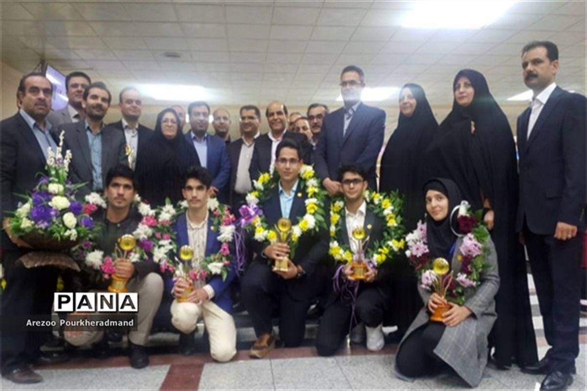 کسب رتبه اول کشوری توسط دانش آموزان یزدی در بیستمین دوره جشنواره جوان خوارزمی