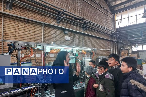 علم در صحنه عمل؛ گردش علمی دانش‌آموزان باقرالعلوم در کارخانه کیان صفا