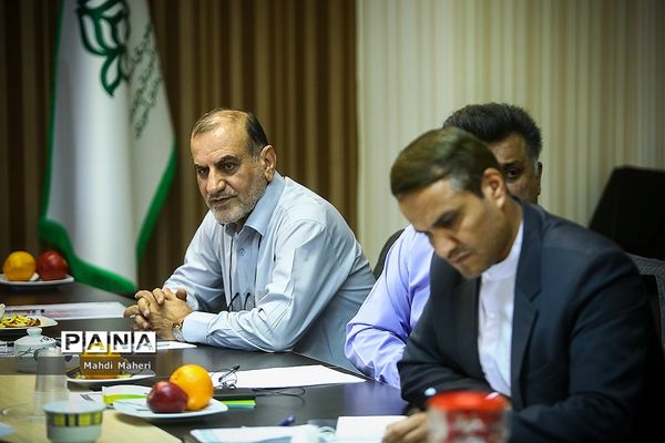 جلسه هم اندیشی نظارت بر سرویس مدارس و کار فرهنگی