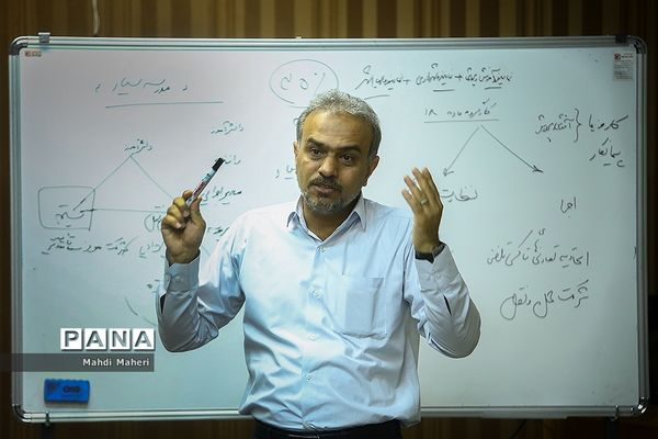 جلسه هم اندیشی نظارت بر سرویس مدارس و کار فرهنگی