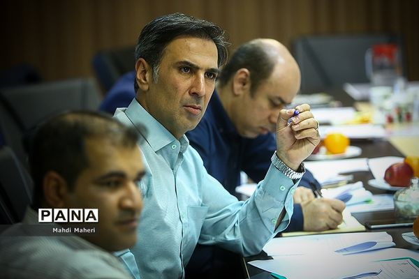 جلسه هم اندیشی نظارت بر سرویس مدارس و کار فرهنگی