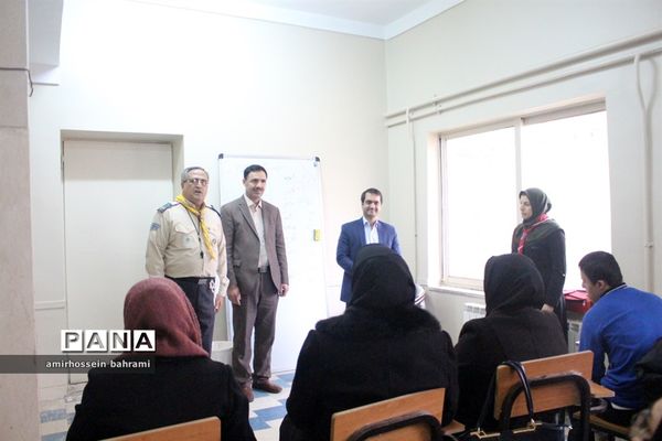 برگزاری دوره‌های آموزشی پیشتازان در سازمان دانش‌آموزی استان همدان