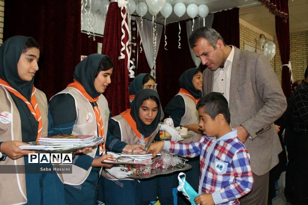 مراسم تجلیل از دانش‌آموزان معلول به میزبانی دبیرستان قاضی در گله‌دار فارس