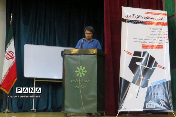 برگزاری اولین نشست دانش آموزان مدارس تیزهوشان استان یزد با رئیس اداره استعدادهای درخشان