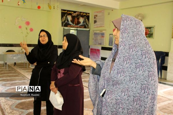 نماز جماعت ظهر و عصر مدرسه  ام‌البنین شهرستان بوشهر