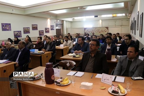 کارگاه آموزشی کارشناسان مالی سازمان دانش‌آموزی خراسان رضوی