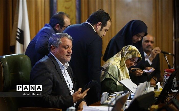 رئیس شورای شهر: شهرداری تهران از هزینه‌های غیرضروری پرهیز کند
