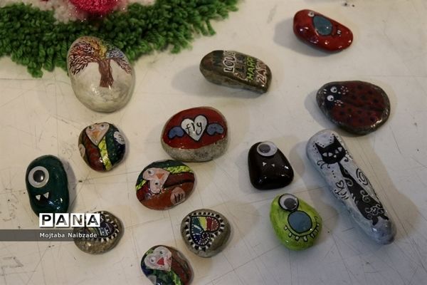برگزاری جشنواره غذای سالم  و دست سازه‌های هنرجویان  هنرستان شهدای فلسطین ناحیه 4 مشهد