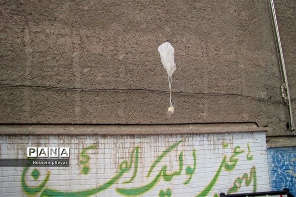 مسابقات نجات تخم مرغ در دبیرستان شهید نواب صفوی بیرجند
