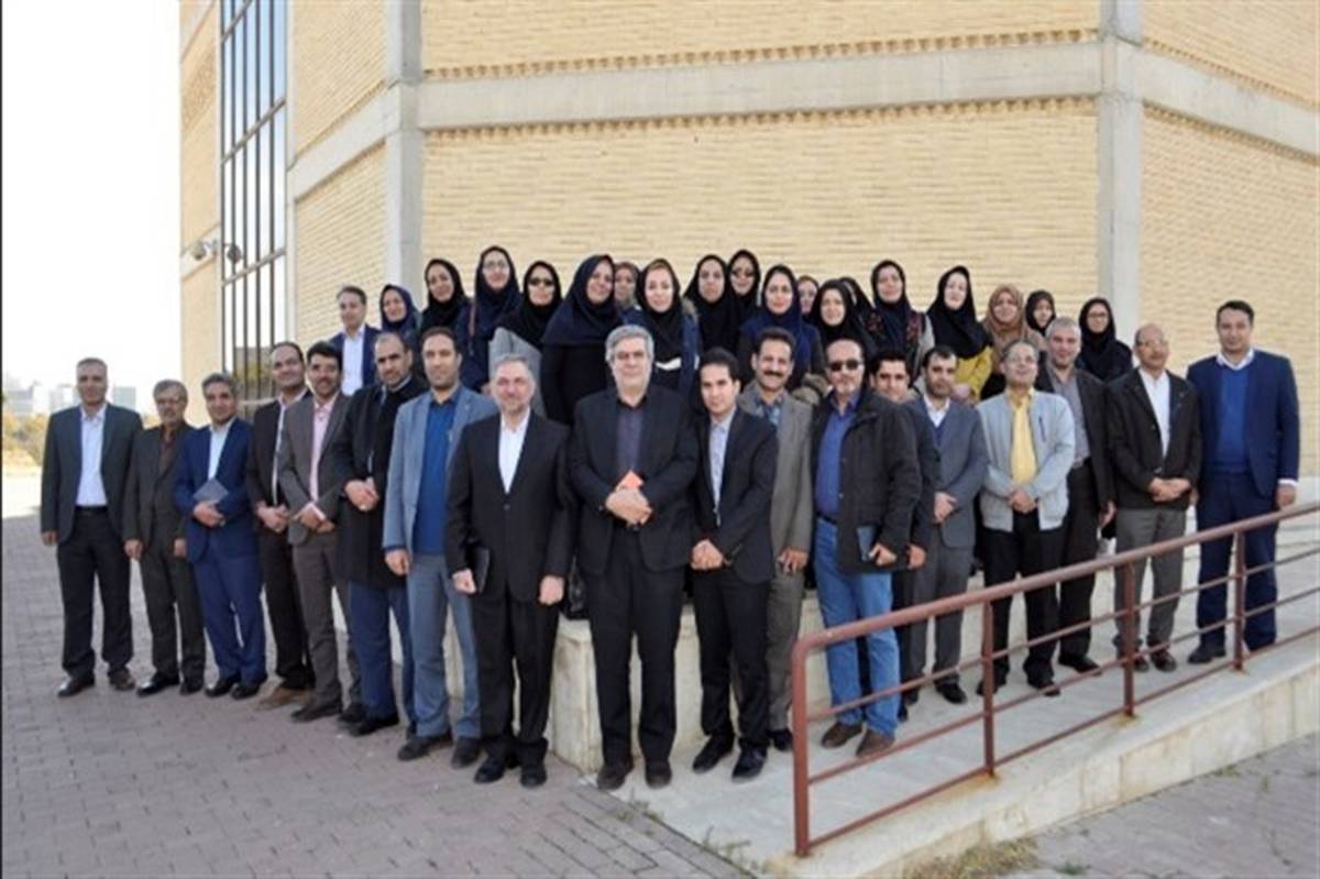 همایش کشوری سرگروه های توسعه شایستگی های حرفه ای معلمان در زنجان برگزار شد