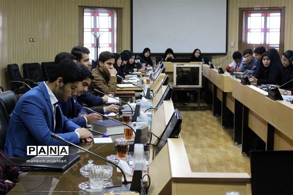 جلسه مشترک مجمع مشاوران، مجلس دانش‌آموزی با مدیر کل آموزش و پرورش استان یزد