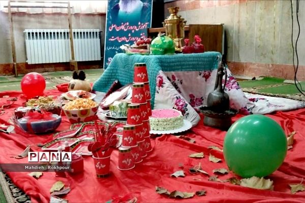 برگزاری جشن یلدا در دبیرستان متوسطه اول فخرالزمان قریب