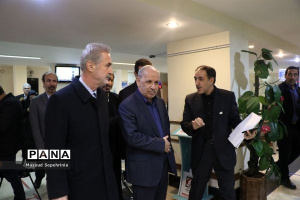 بازدید معاون استخدامی رئیس جمهور از شعبه پنجم سازمان تامین اجتماعی تبریز