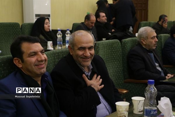 بازدید معاون استخدامی رئیس جمهور از شعبه پنجم سازمان تامین اجتماعی تبریز