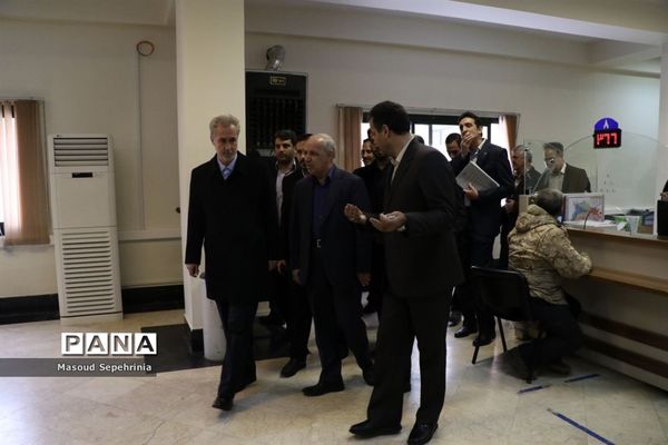 بازدید معاون استخدامی رئیس جمهور از شعبه پنجم سازمان تامین اجتماعی تبریز