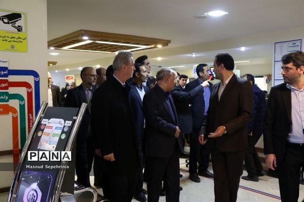 بازدید معاون استخدامی رئیس جمهور از شعبه پنجم سازمان تامین اجتماعی تبریز