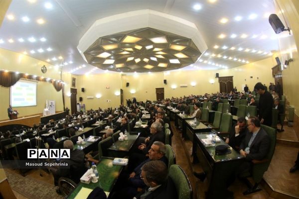 بازدید معاون استخدامی رئیس جمهور از شعبه پنجم سازمان تامین اجتماعی تبریز