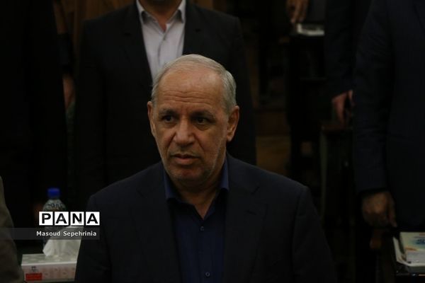 بازدید معاون استخدامی رئیس جمهور از شعبه پنجم سازمان تامین اجتماعی تبریز
