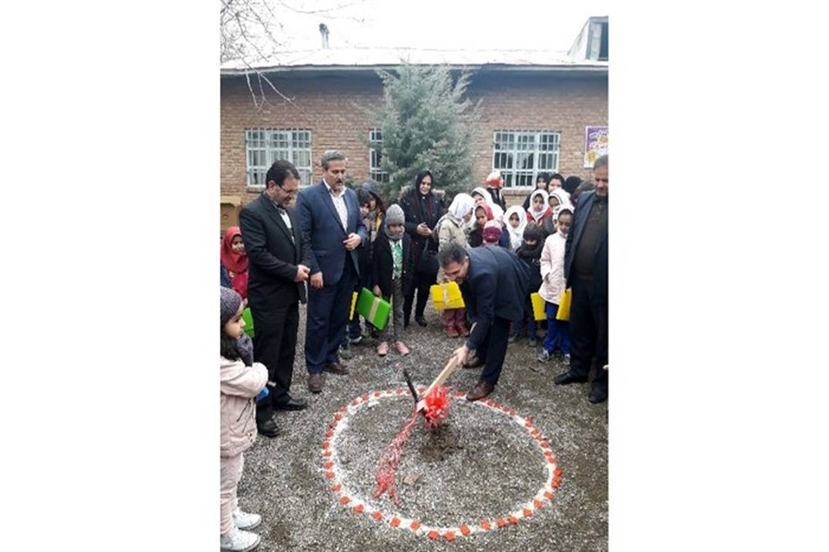 مدرسه سه کلاسه روستایی عجب شیر آذربایجان شرقی کلنگ زنی شد