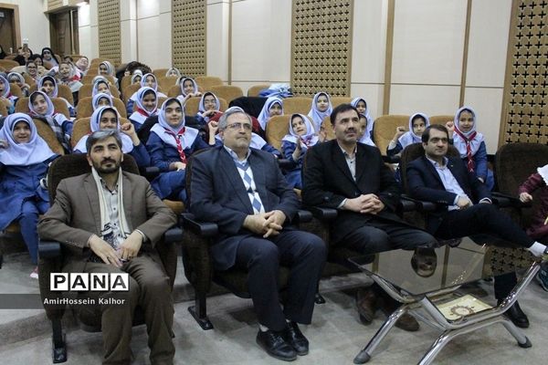 محفل انس با قرآن در مرکز همایش های بین المللی و قرآنی همدان