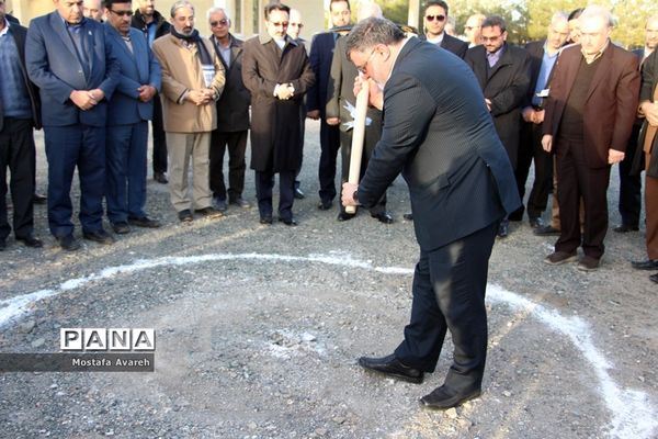 بازدید معاون علمی، فرهنگی و اجتماعی سازمان  برنامه و بودجه کشور از چند طرح عمرانی در بیرجند
